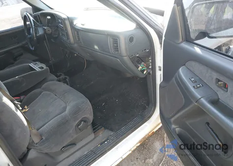 2002 Chevrolet Silverado 1500 Ls z USA, uszkodzony, nr VIN 2GCEC19T221139523